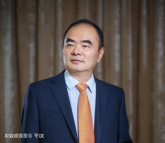 华发集团迎新帅，谢伟接棒董事长，李光宁续任总经理